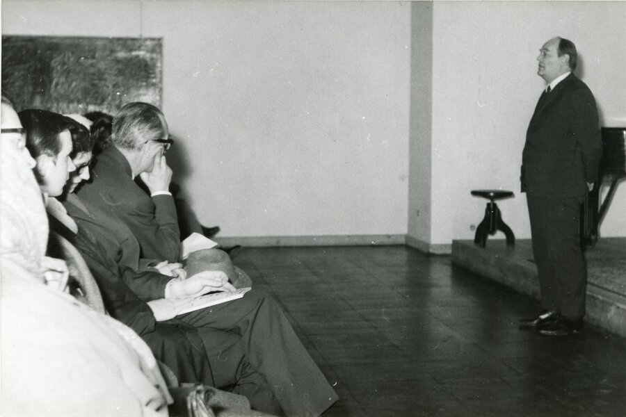 Výstavu zahájil historik umění Miroslav Míčko.